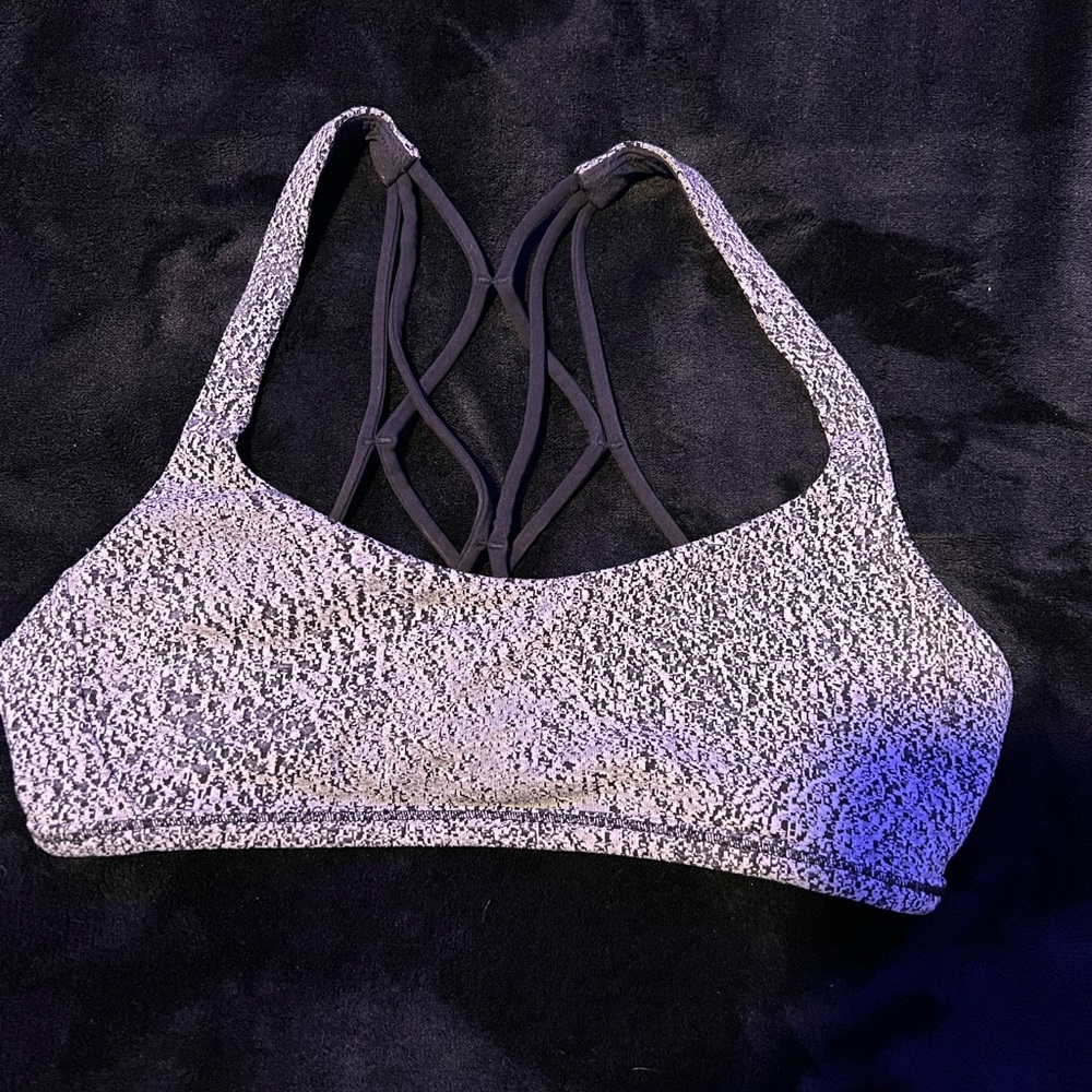 Lululemon sports bra
